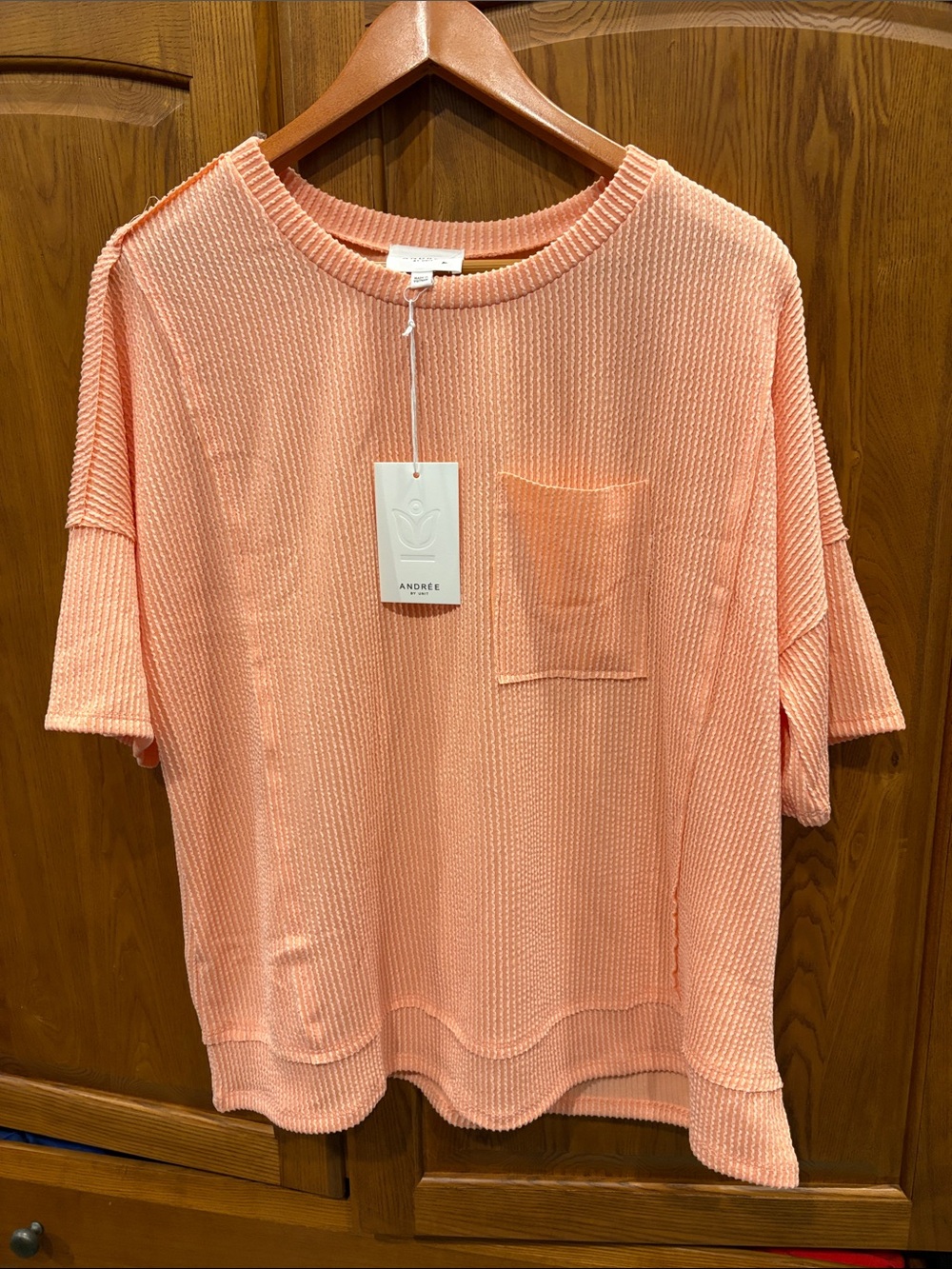 NWT ANDRÉE BY UNIT Peach Ribbed Crew Neck Top size medium